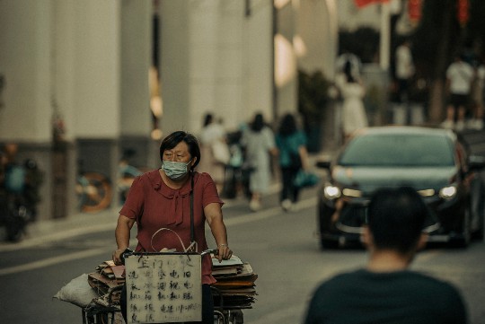 苹果五S换外屏的费用探讨，技术与经济的交汇点